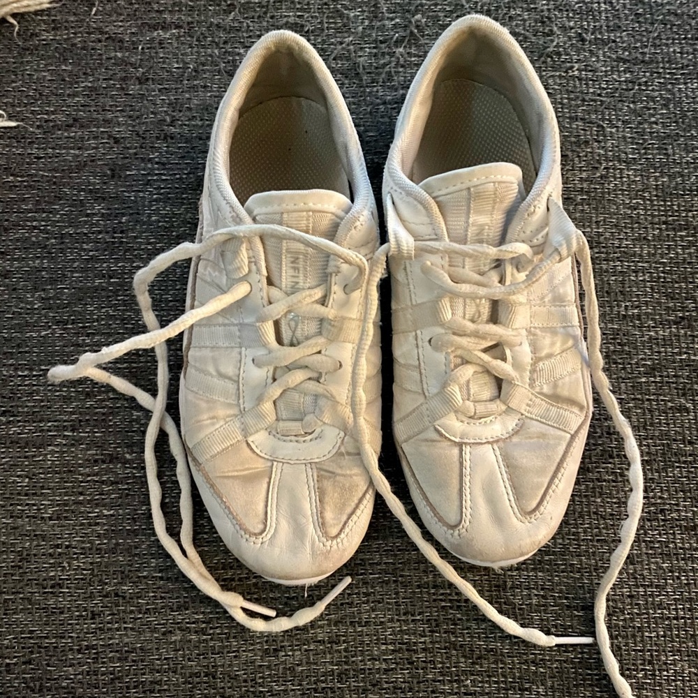 NFINITY Evolution Cheer Sneakers size 5